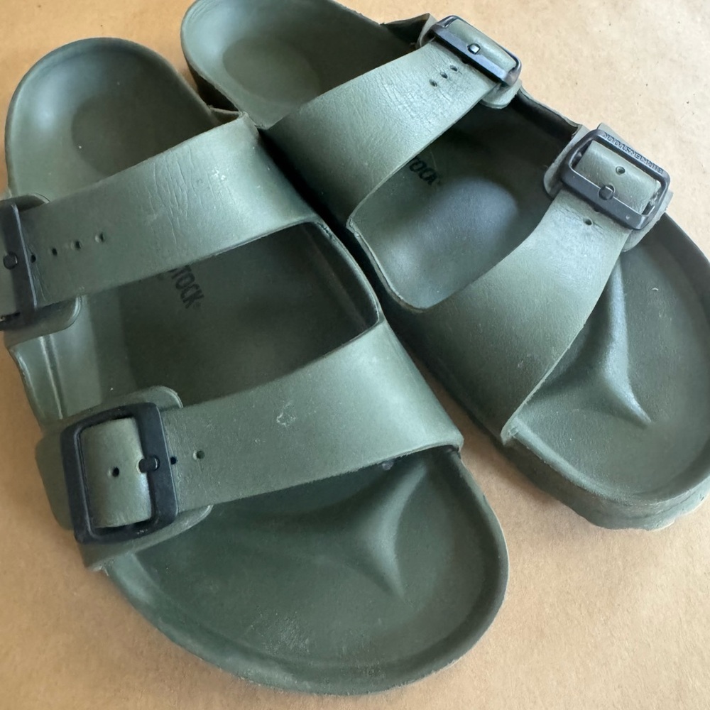 Birkenstock Men's Dual Buckle Slides in Olive Green Used but in good condition.